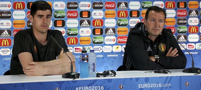 Belgický brankář Thibaut Courtois a trenér Marc Wilmots se po vyřazení týmu ve čtvrtfinále EURO úplně neshodli.
