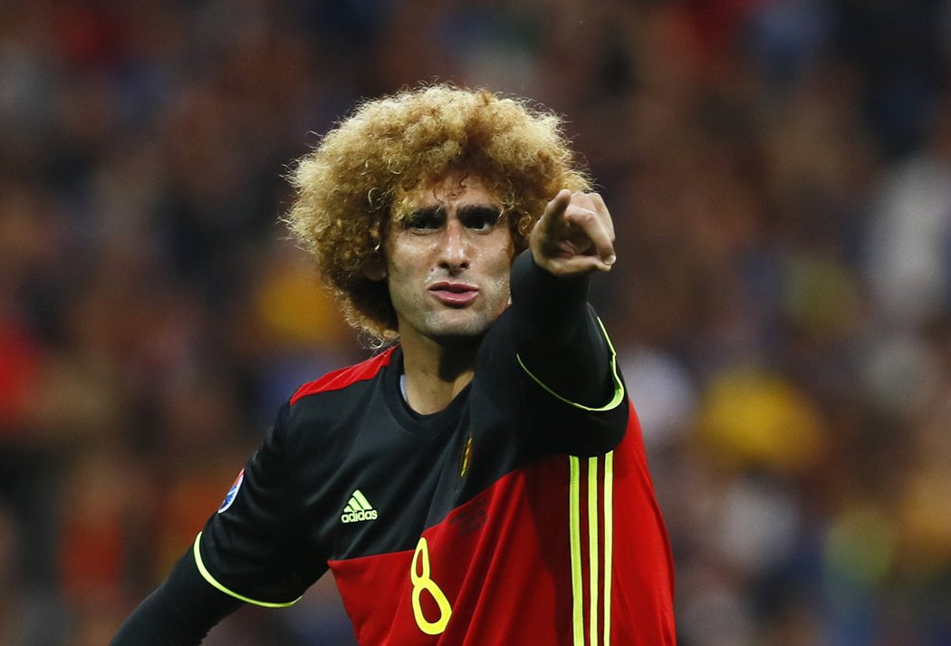 Belgický záložník Marouane Fellaini