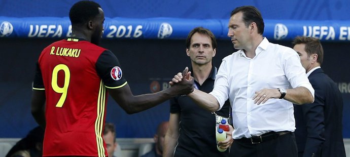 Kanonýr Romelu Lukaku a trenér belgické reprezentace Marc Wilmots.