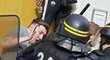 Policisté zasahují proti anglickým fanouškům v Lille, kteří prý chtěli napadnout Rusy