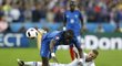 Souboj o míč v zápase Francie - Island