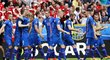 Hráči Islandu se radují z branky