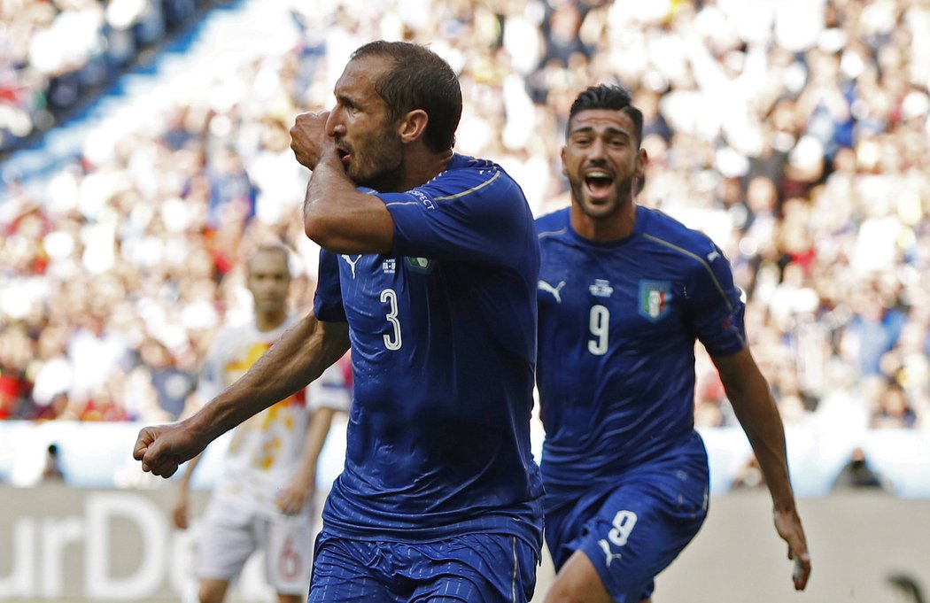 Obránce Giorgio Chiellini poslal Italy do vedení