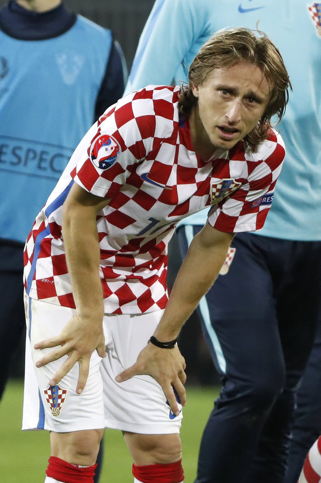 Chorvat Luka Modrič smutní, jeho tým nezvládl osmifinále EURO 2016 a na turnaji končí.