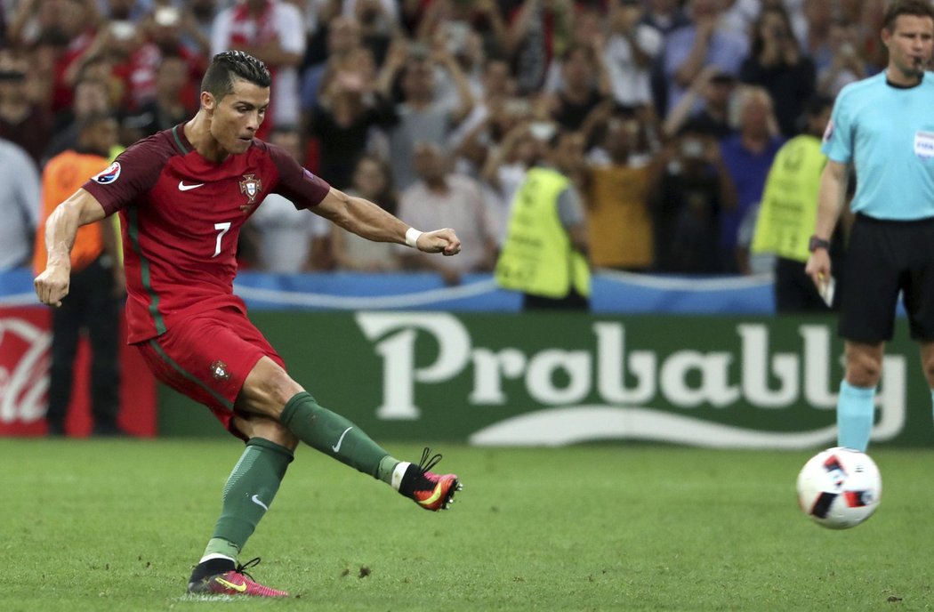 Cristiano Ronaldo proměnil penaltu jako první