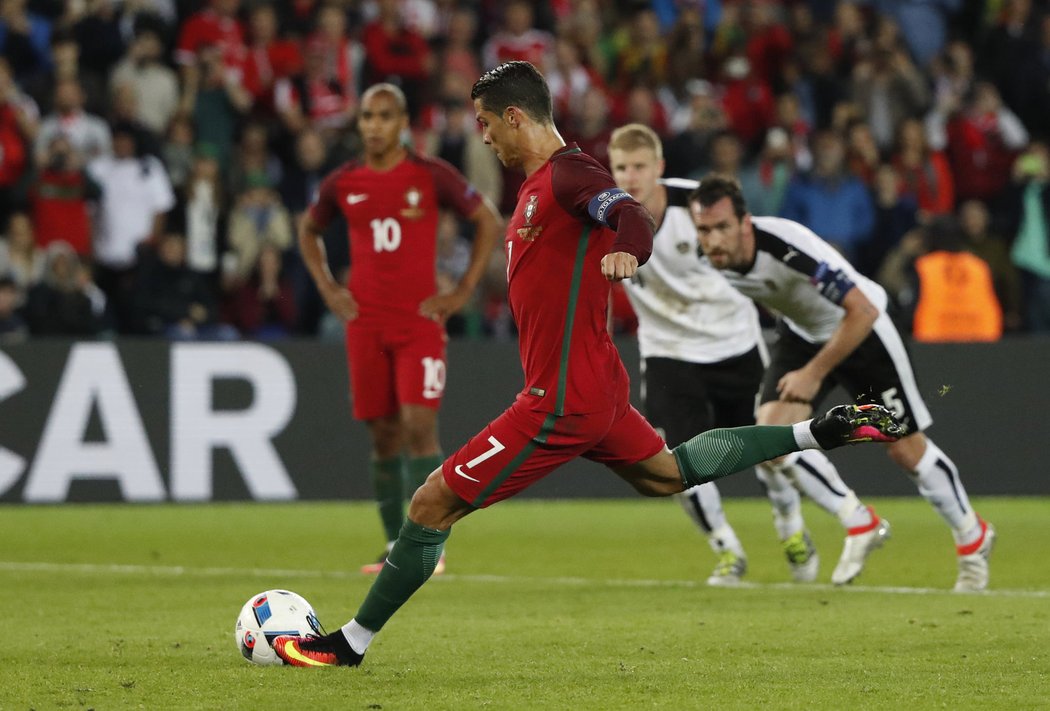 Cristiano Ronaldo, portugalský kouzelník, zahodil v duelu proti Rakousku na EURO 2016 penaltu