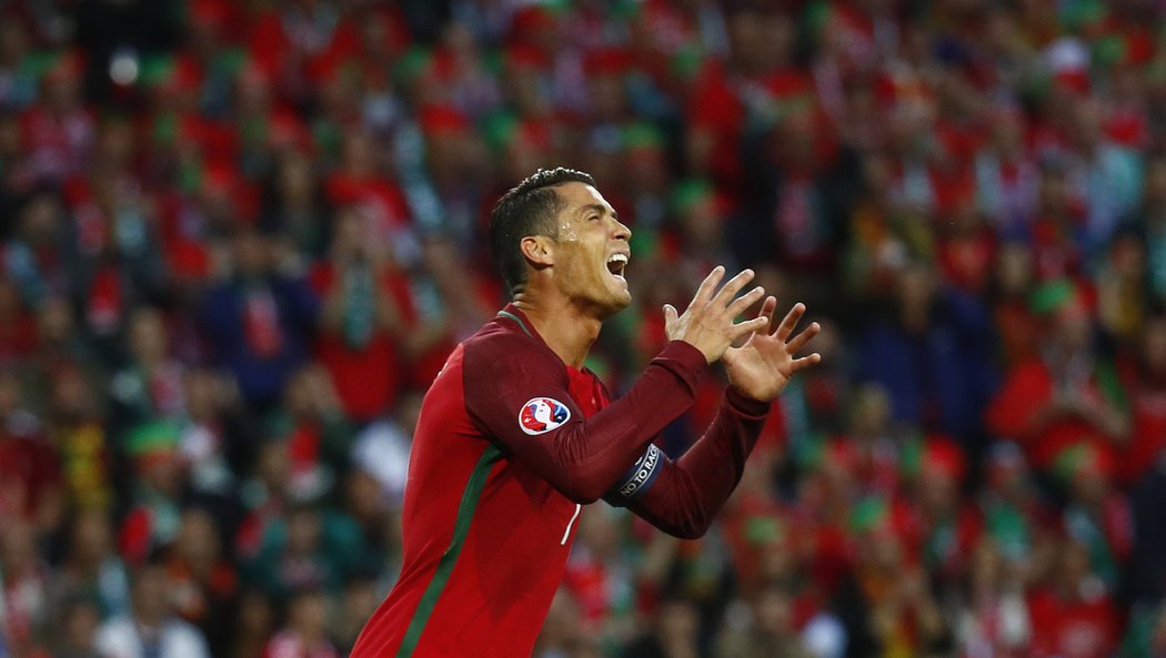 Ronaldo si vyčítá zahozenou šanci proti Islandu