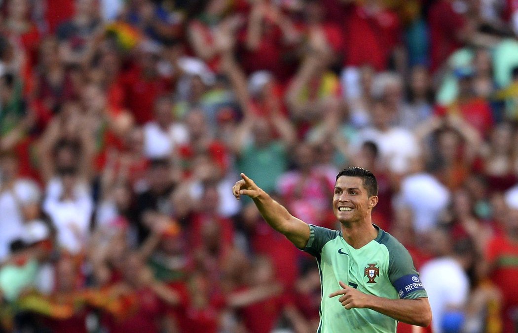 Fanoušci se dočkali, Cristiano Ronaldo se trefil na EURO 2016, Portugalci ale nevyhráli. S Maďarskem brali remízu 3:3.