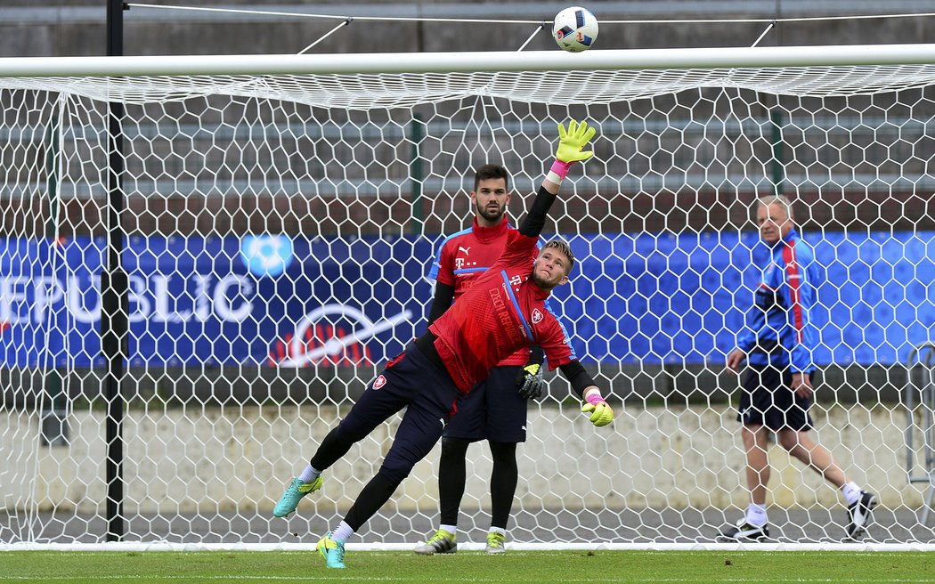 Gólman Tomáš Vaclík na tréninku české reprezentace během EURO 2016