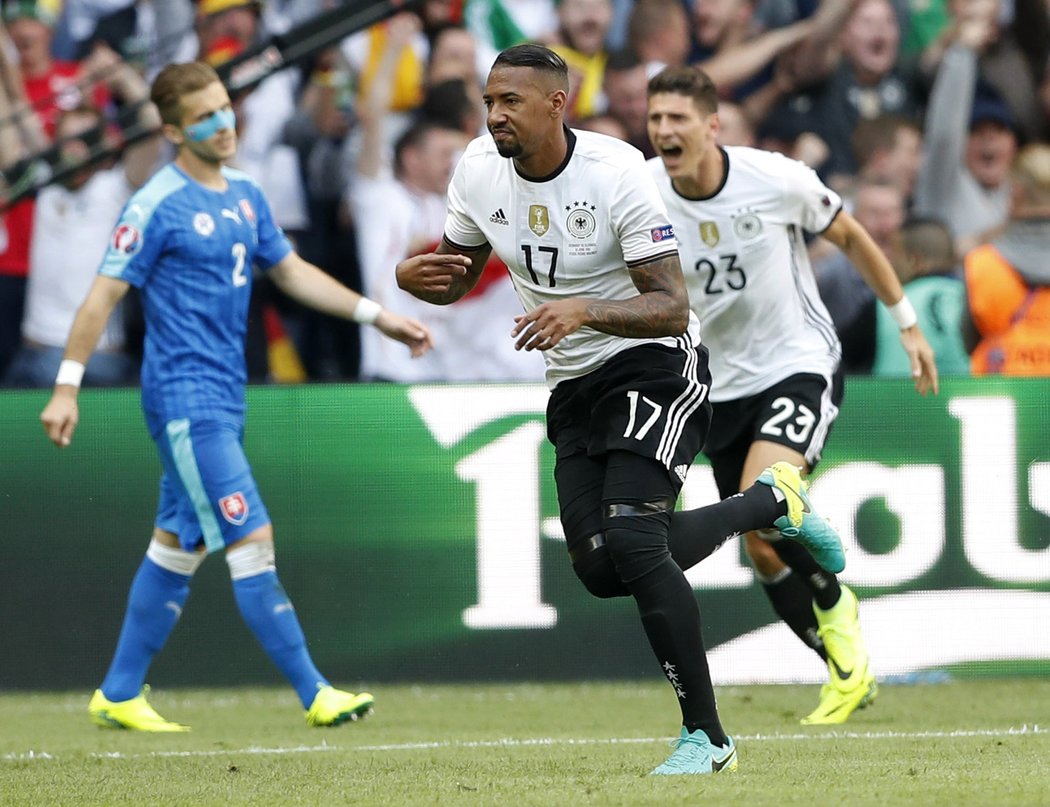 Jerome Boateng otevřel skóre proti Slovensku