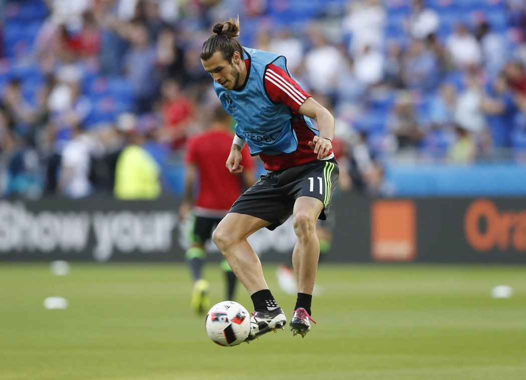 Hvězda Walesu Gareth Bale před zápasem s Portugalskem