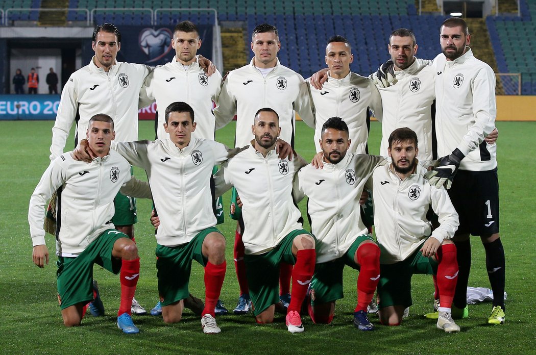 Bulhaři před zápasem s Českou republikou na prázdném stadionu v Sofii