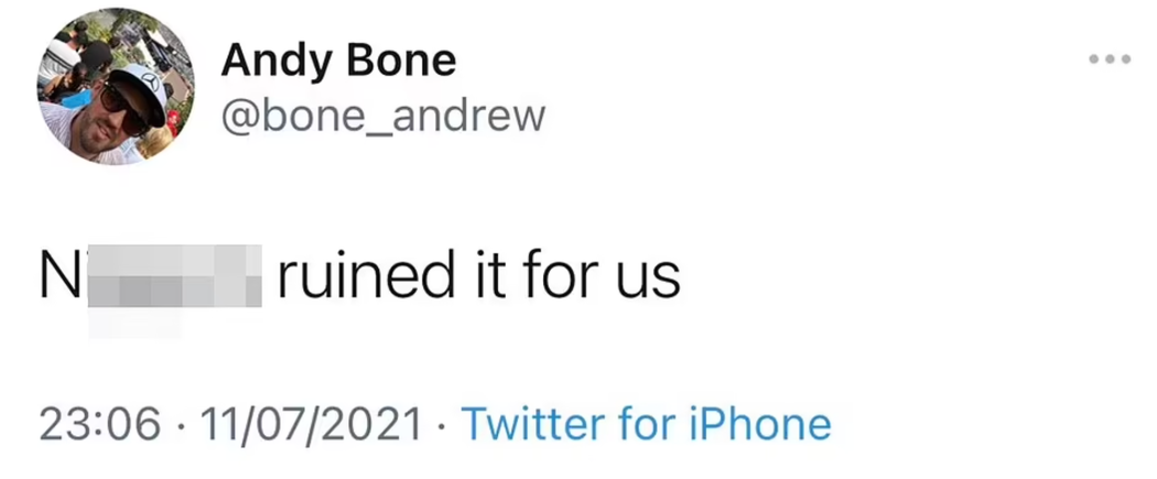Andrew Bone byl zatčen za rasistické urážky