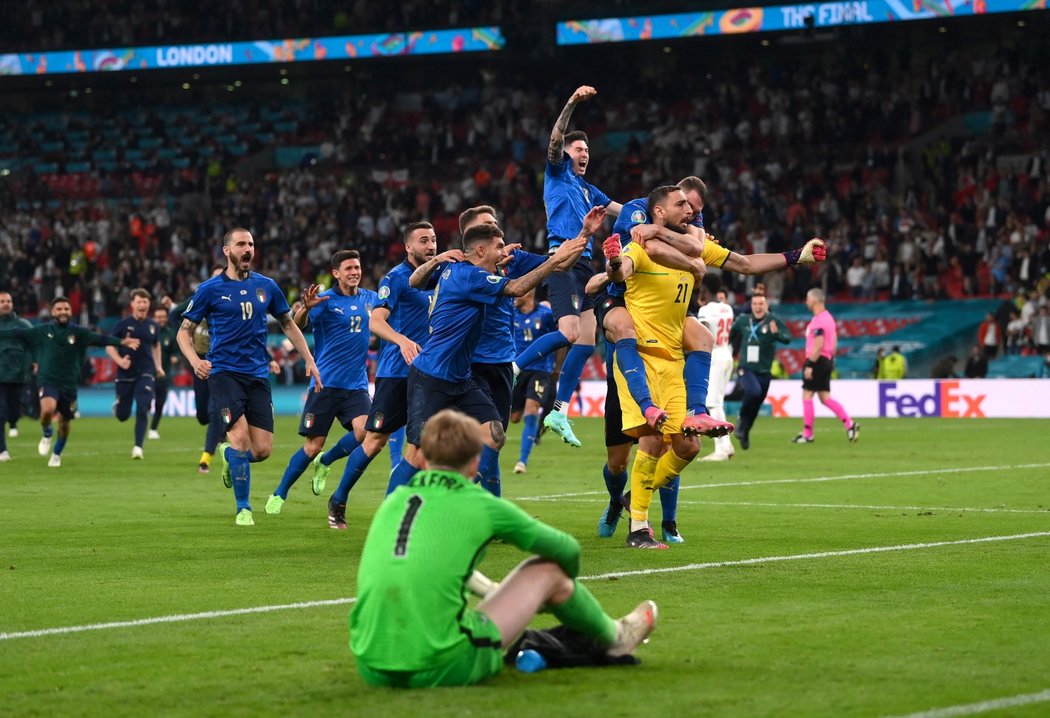 Italové slaví triumf na EURO 2021