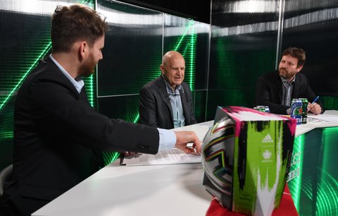 Expert Jaroslav Hřebík ve Studiu iSport.cz před čtvrtfinále EURO Česko - Dánsko