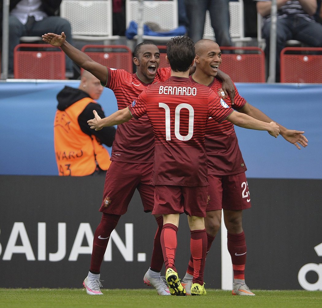 Portugalská radost zalila Olomouc. Fotbalisté Portugalska do 21 let totiž v semifinále EURO deklasovali Němce 5:0.