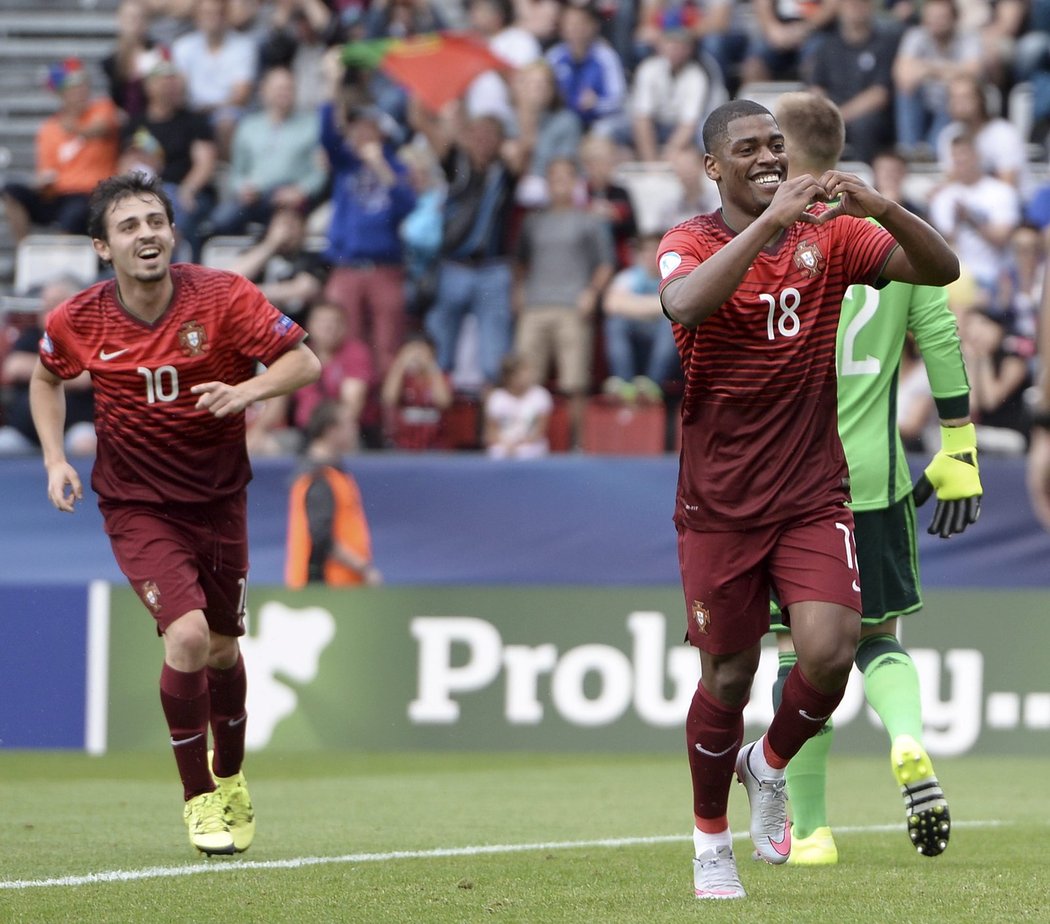 Portugalec Ivan Cavaleiro se raduje po jedné z branek do sítě Německa v semifinále EURO &#34;21&#34;. Portugalci vyhráli 5:0.