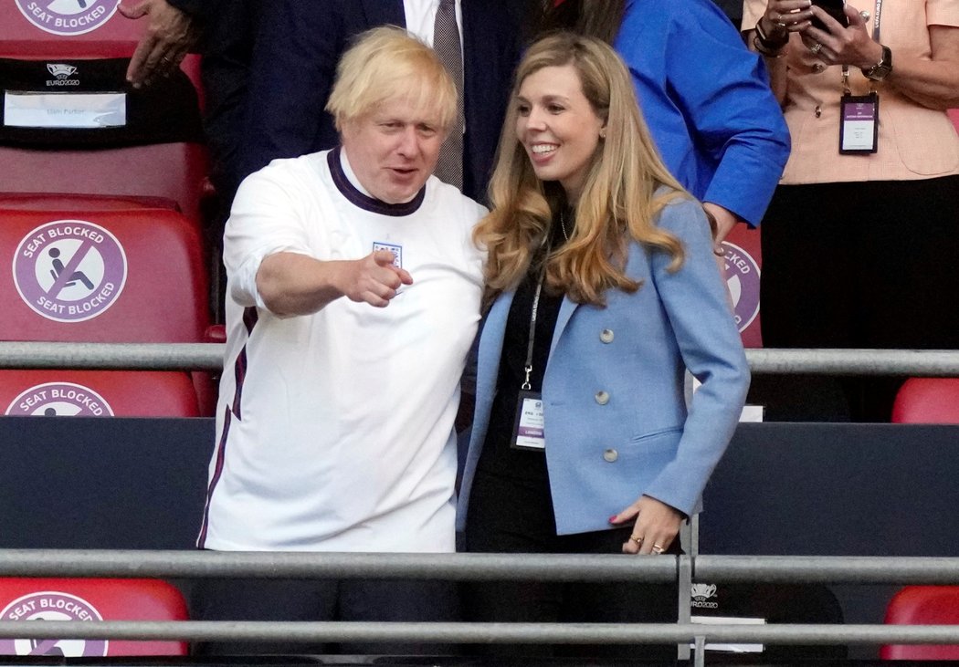 Semifinále EURO mezi Anglií a Dánskem sledoval ve Wembley i britský premiér Boris Johnson