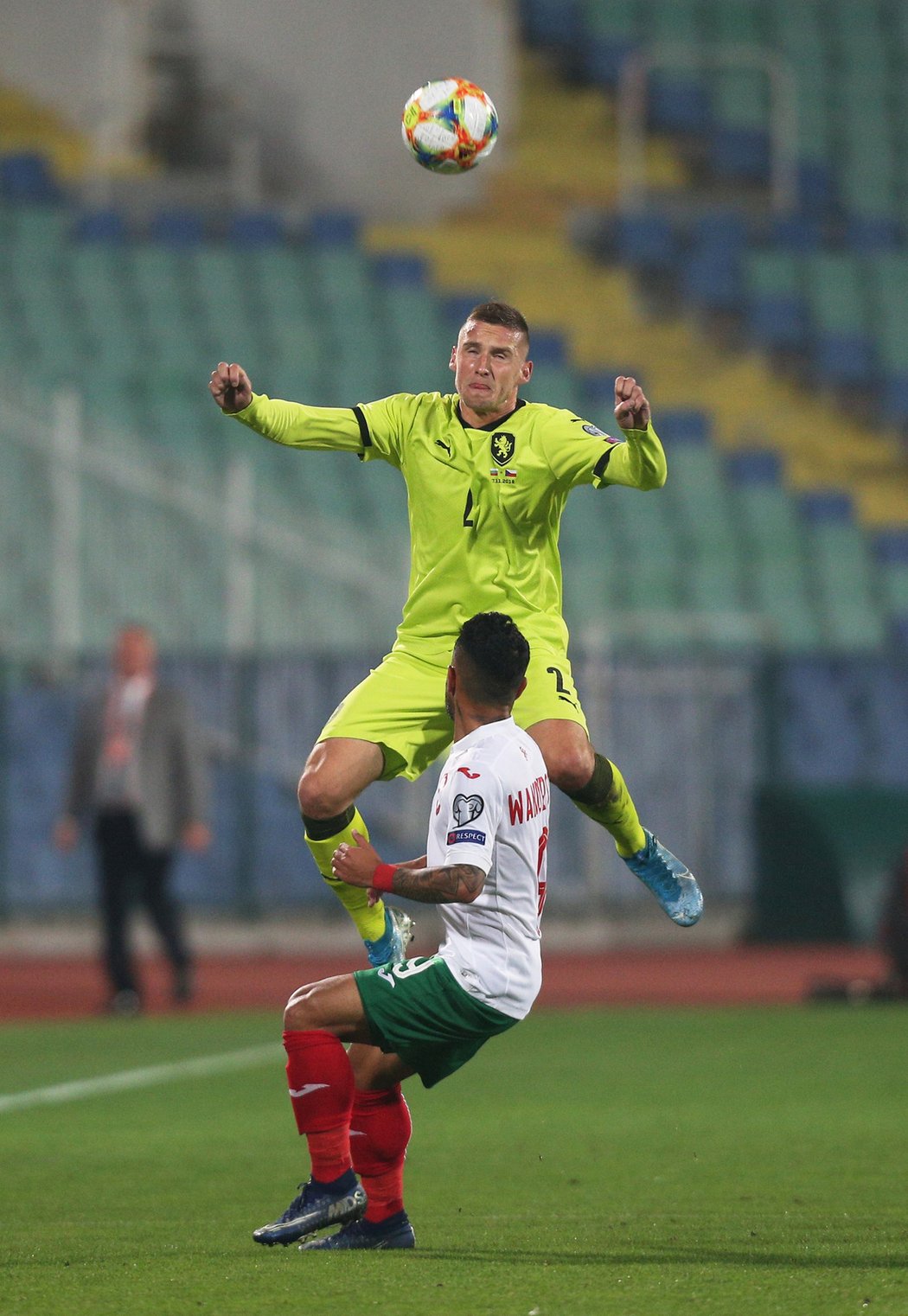 Pavel Kadeřábek byl v souboji o pořádný kus výš než Wanderson