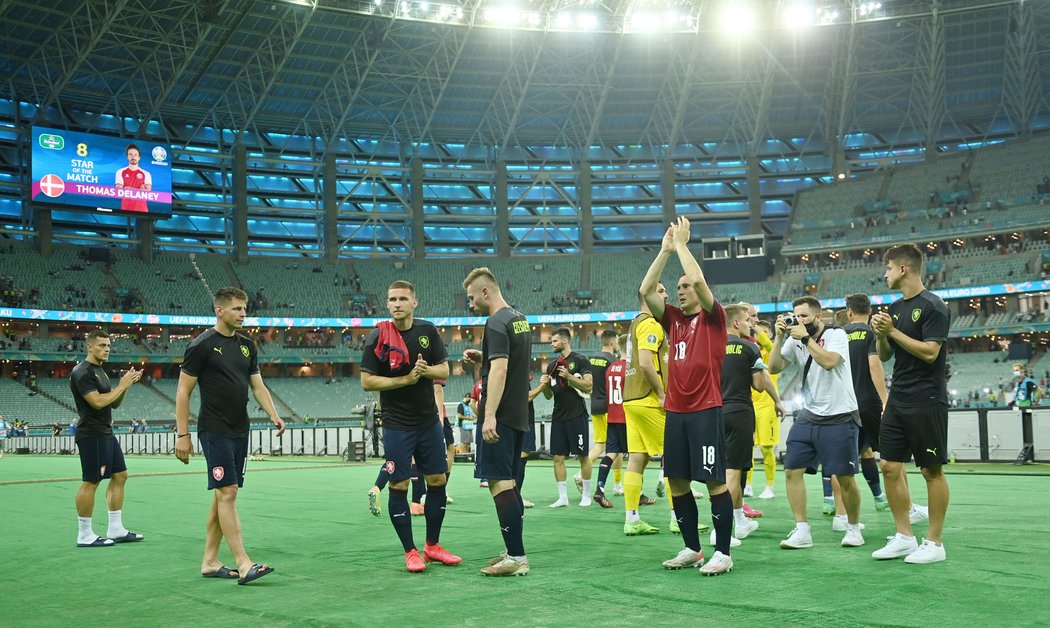 Děkovačka českých fotbalistů s fanoušky