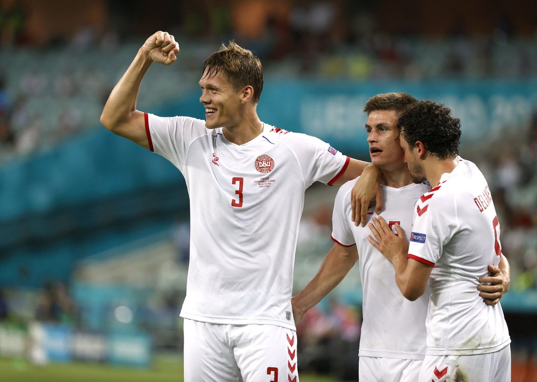 Radost dánských hráčů po druhém gólu