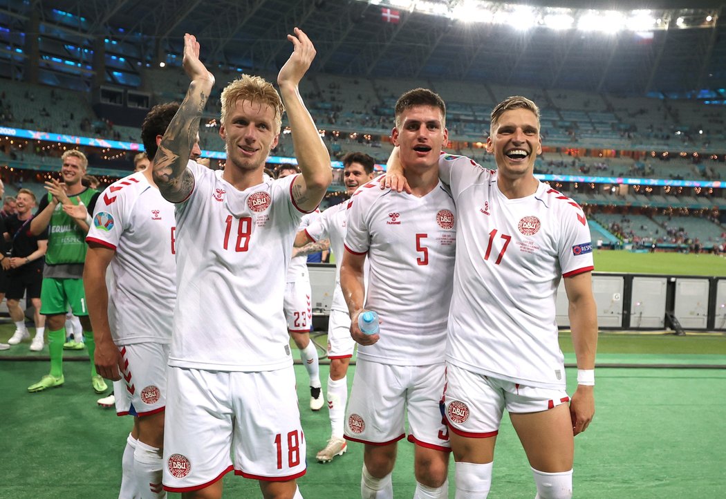 Radost dánských hráčů po postupu do semifinále EURO