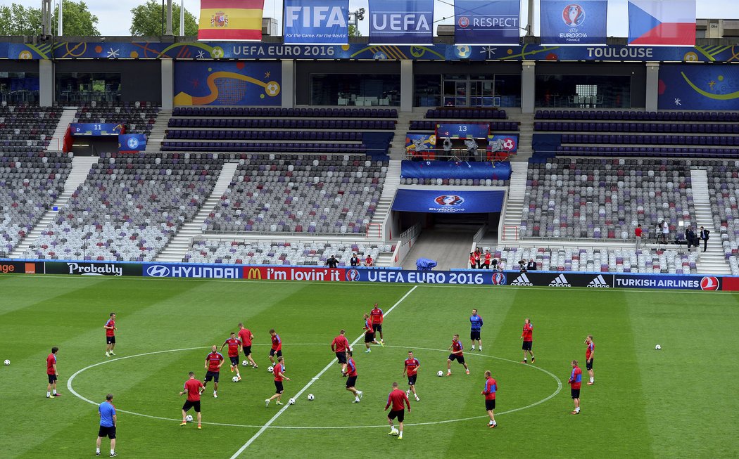 Češi si poprvé zatrénovali na stadionu v Toulouse