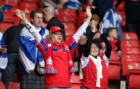 Čeští fanoušci na EURO před zápasem se Skotskem