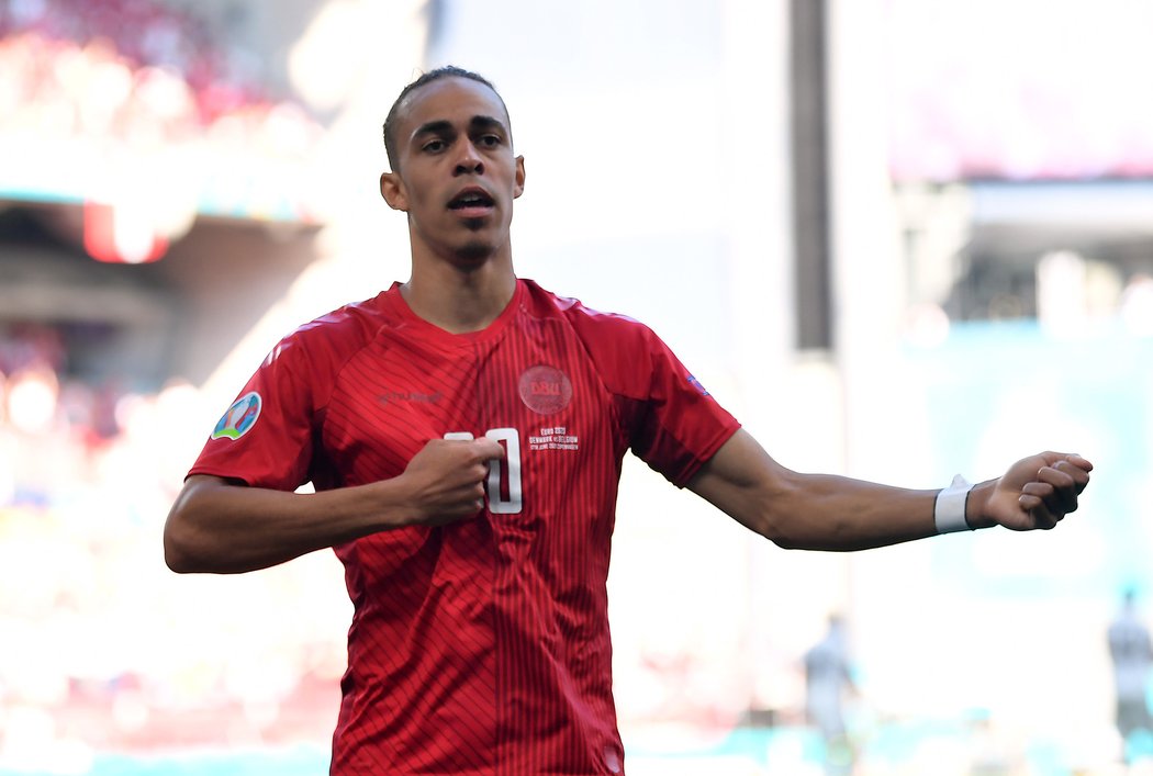 Yussuf Poulsen poslal Dánsko proti Belgii do vedení