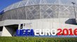 Stadion v Nice, kde se odehrají některé zápasy fotbalového mistrovství Evropy