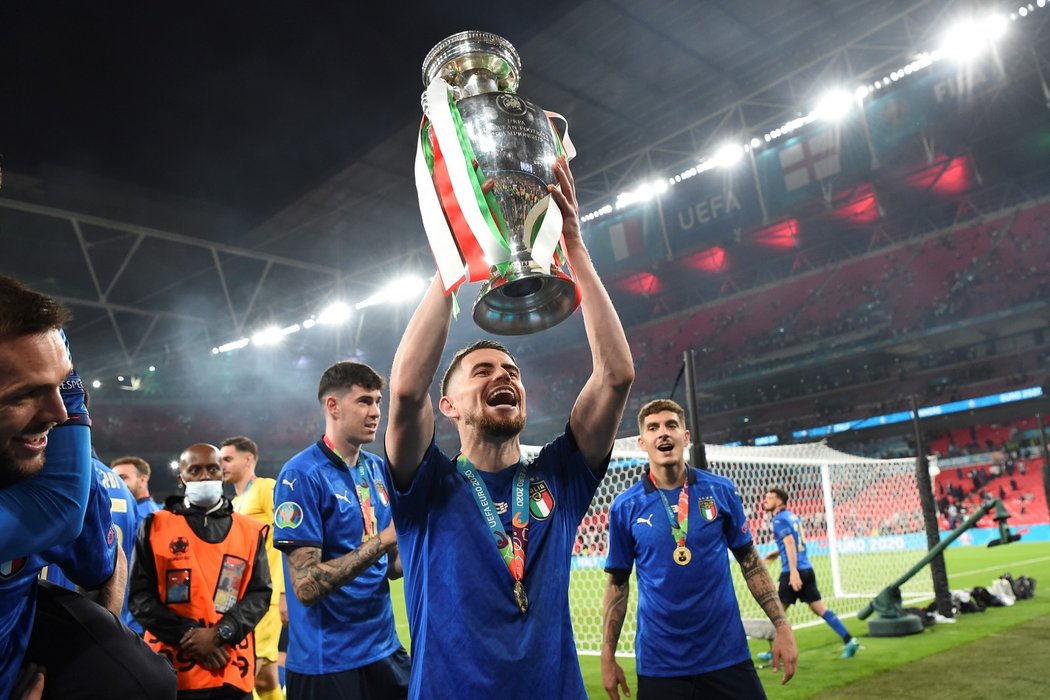 Kromě Ligy mistrů letos ovládl Jorginho s Itálií i EURO