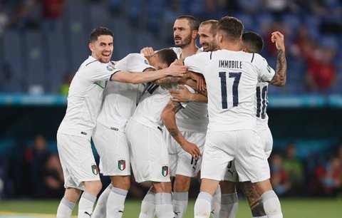 Italská radost po gólu na 1:0