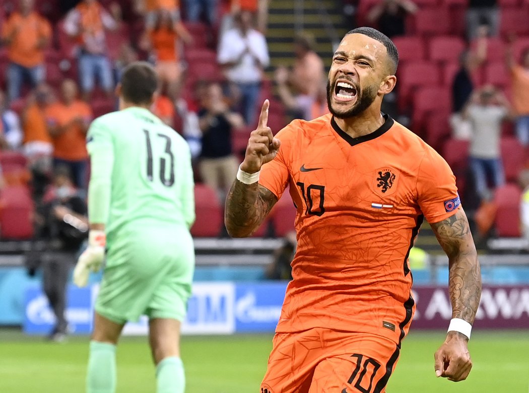 Memphis Depay s přehledem proměnil penaltu