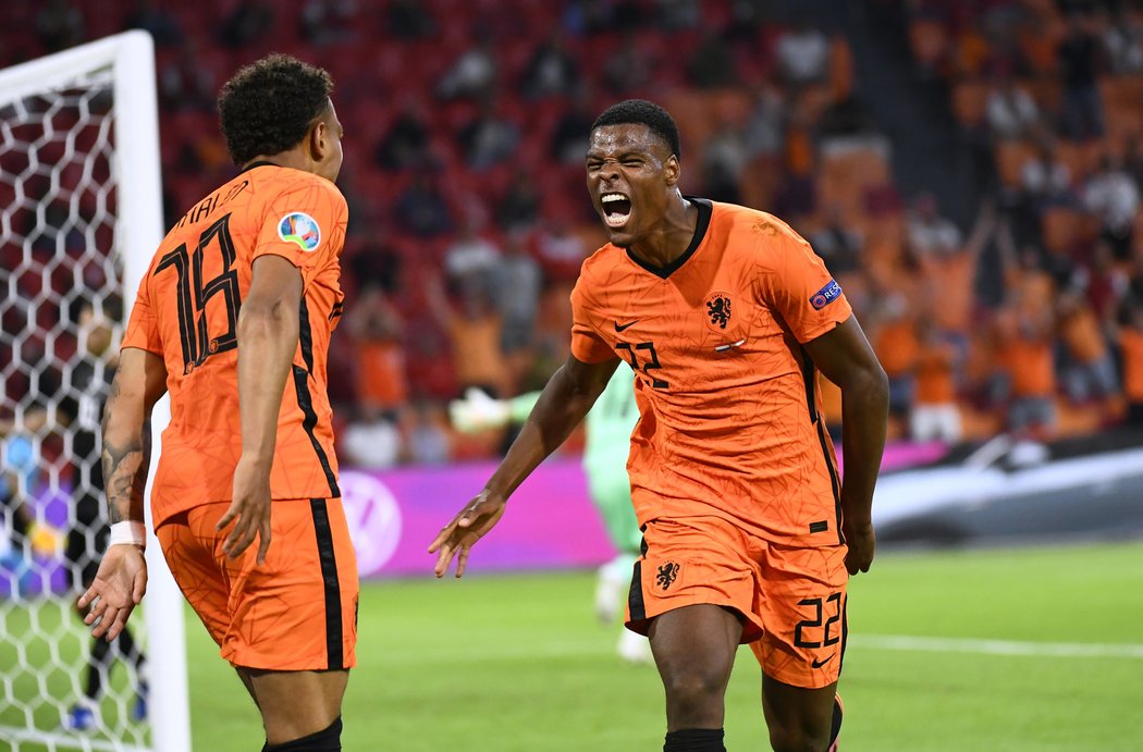 Denzel Dumfries přidal druhý gól Nizozemska