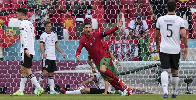Cristiano Ronaldo slaví druhý gól Portugalců v zápase s Německem