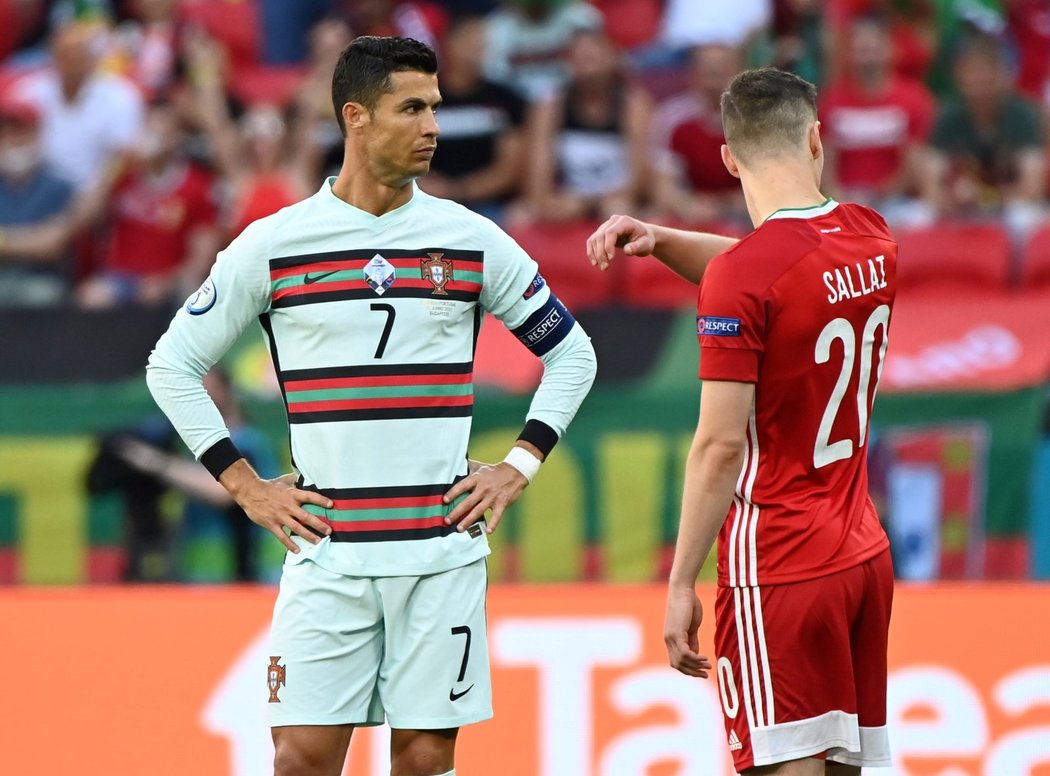 Portugalská hvězda Cristiano Ronaldo během utkání v Maďarskem na EURO