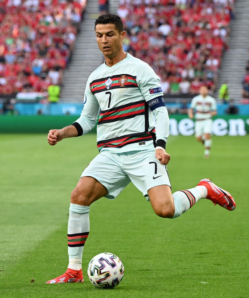 Portugalská hvězda Cristiano Ronaldo během utkání v Maďarskem na EURO