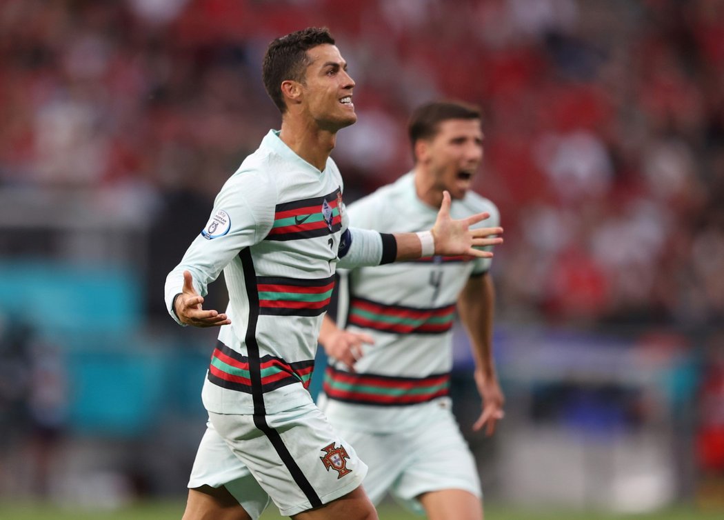 Cristiano Ronaldo se dvěma góly podílel na výhře Portugalska nad Maďarskem 3:0 na EURO