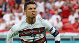 Nejdřív trápení, pak TŘI rekordy! Ronaldo je NEJ střelcem historie EURO