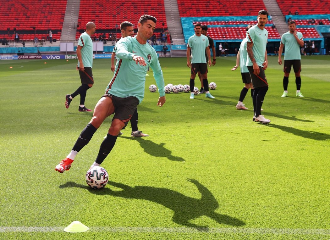 Cristiano Ronaldo na portugalském tréninku před EURO 2021