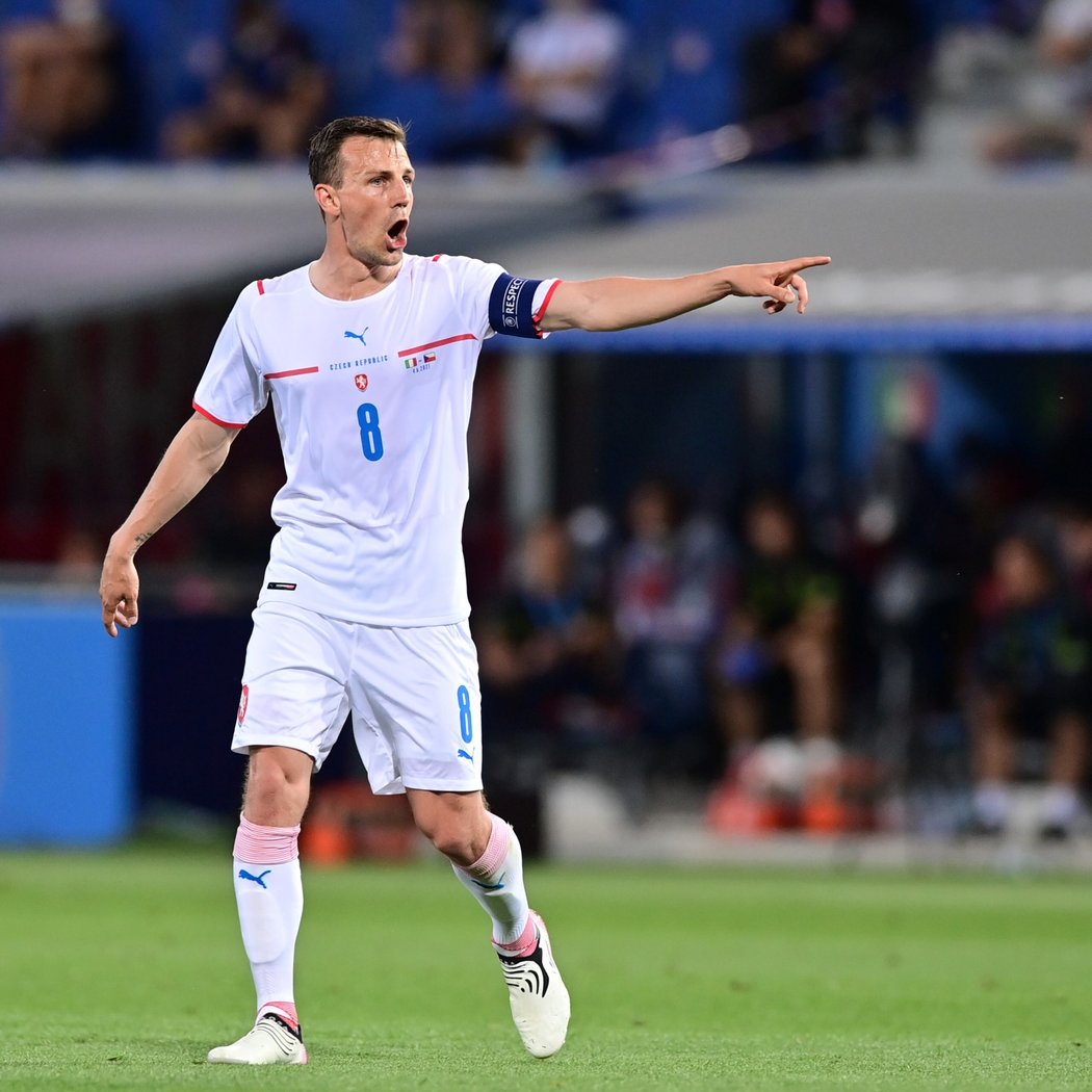 Kapitán české fotbalové reprezentace Vladimír Darida během přípravného souboje před EURO s Itálií