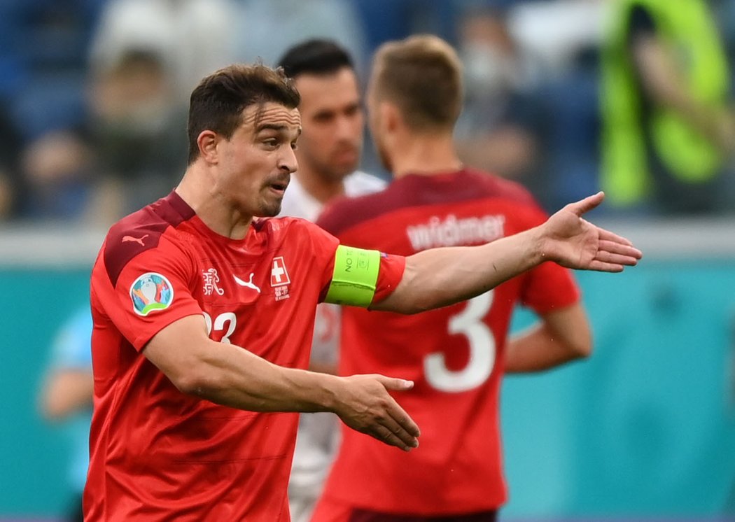 Švýcar Xherdan Shaqiri během čtvrtfinále EURO proti Španělsku