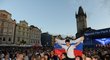 FOTO, VIDEO: Na Staromáku Rusové tančili kozáčky. Čeští fanoušci mizeli