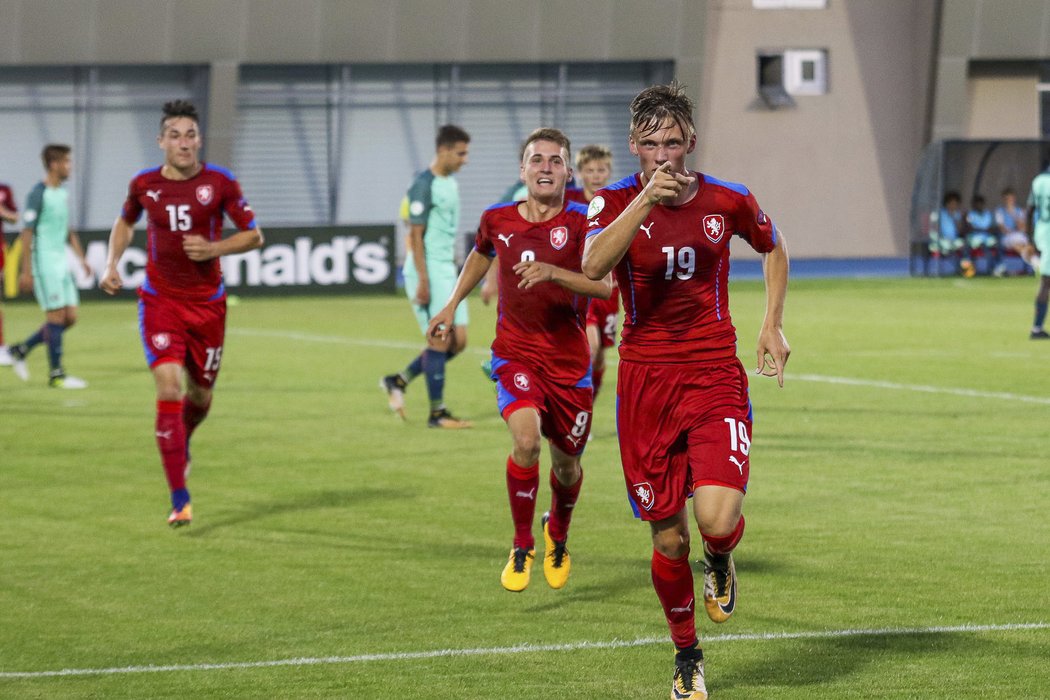 Martin Graiciar slaví gól do portugalské sítě ve druhém duelu české devatenáctky na EURO v Gruzii