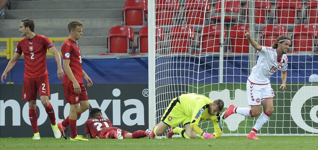 Lucas Andersen se raduje z gólu do sítě Česka