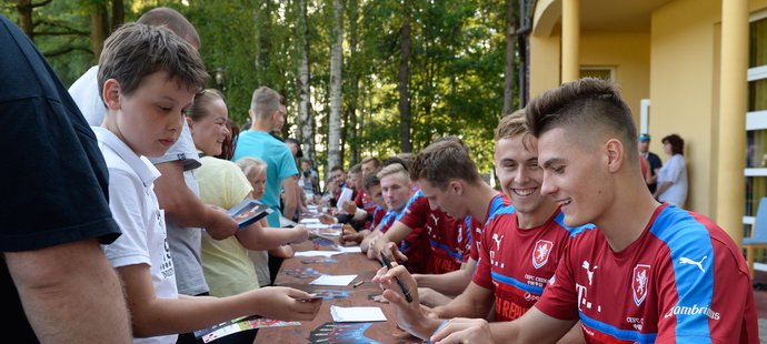 Autogramiáda českého týmu v Polsku. Zájem fanoušků byl velký