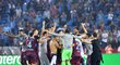 Hráči Trabzonsporu se radují z postupu přes Spartu v 3. předkole Evropské ligy