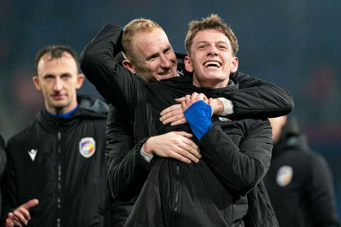 Dej Pany gól… Fanoušci Plzně slavili s hrdinou, gratuloval i Šádek: Jsem zpátky! Dej Pany gól… Fanoušci Plzně slavili s hrdinou, gratuloval i Šádek: Jsem zpátky!