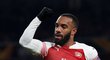 Útočník Arsenalu Alexandre Lacazette slaví svou trefu do sítě Karabachu v duelu Evropské ligy