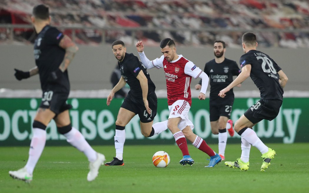 Arsenal bojoval s Benfikou o postup na neutrálním hřišti v řeckém Pireu